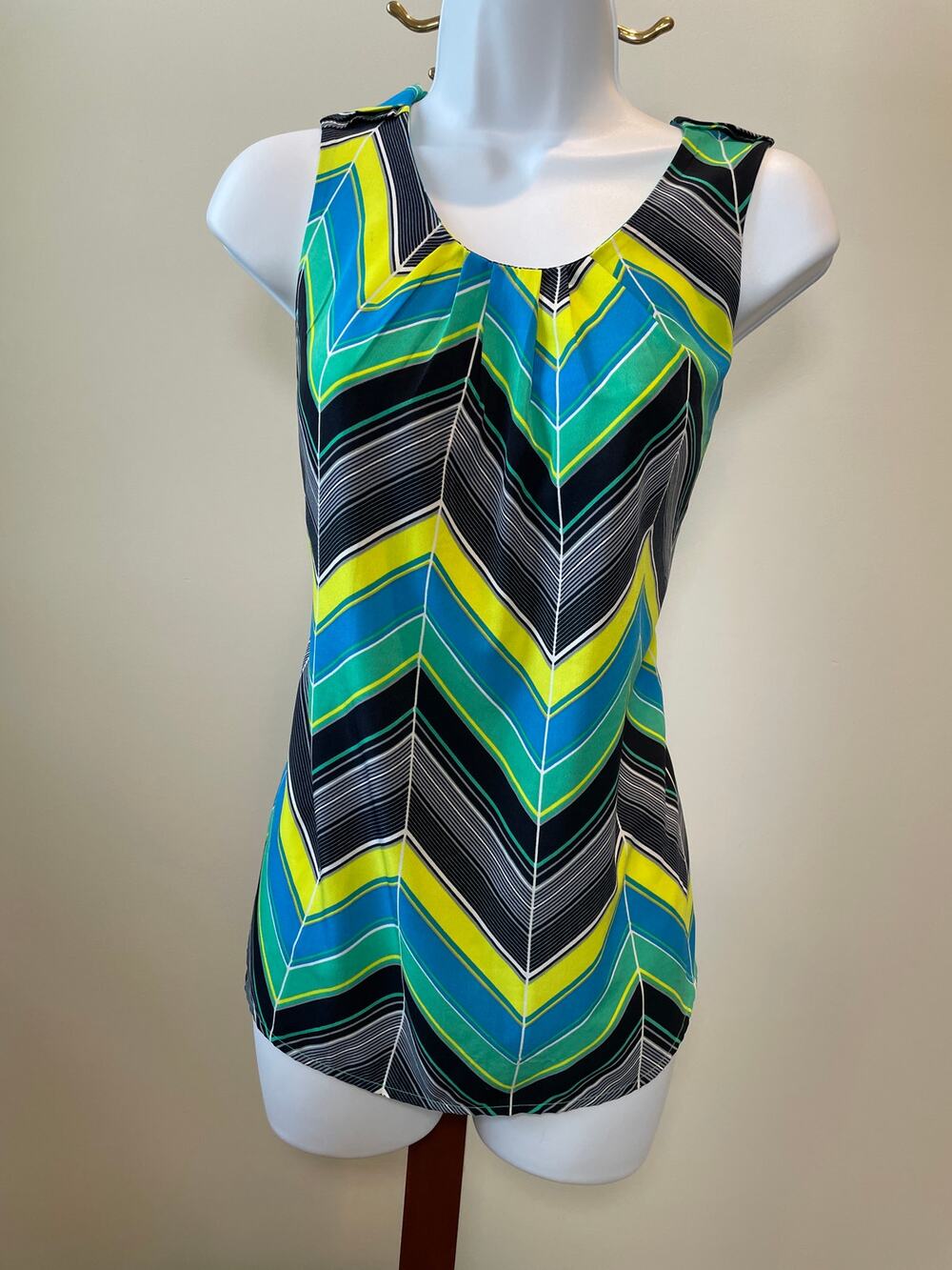 Banana Republic Chevron Sleeveless Top Size M Black Blue Green Yellow